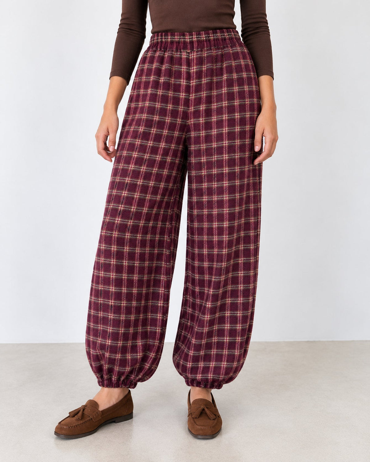 Amélie burgundy check balloon pants – view 2