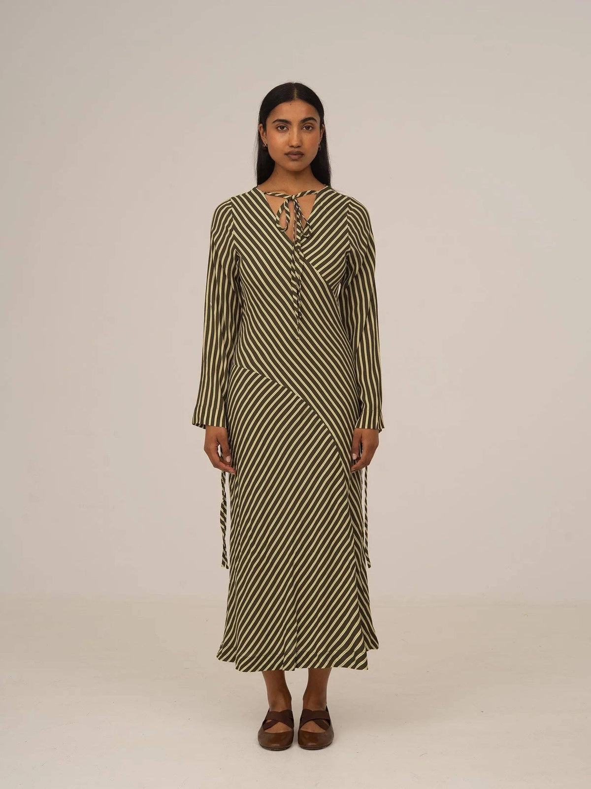 DRESS MIA