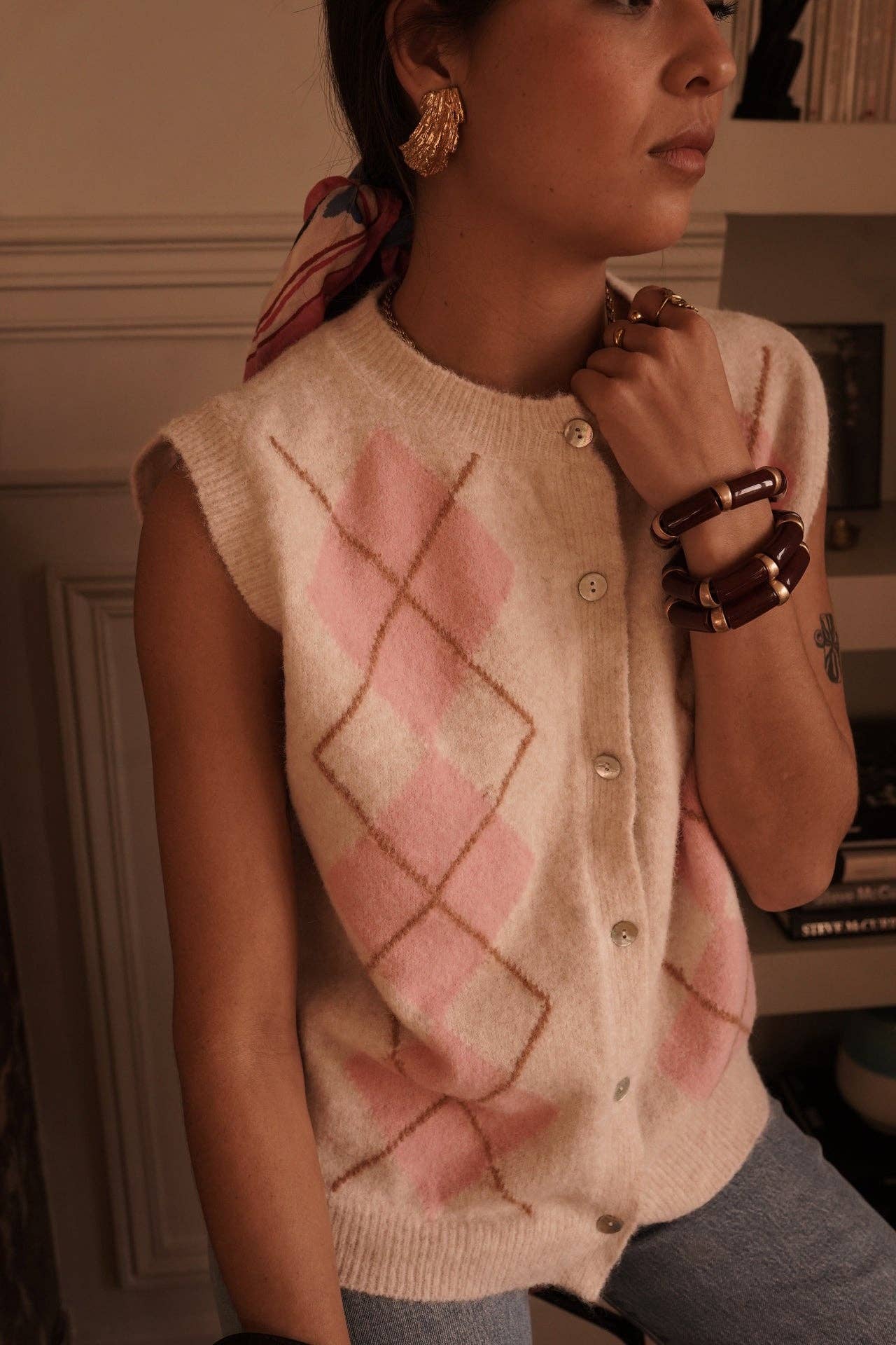 VEST ISIS