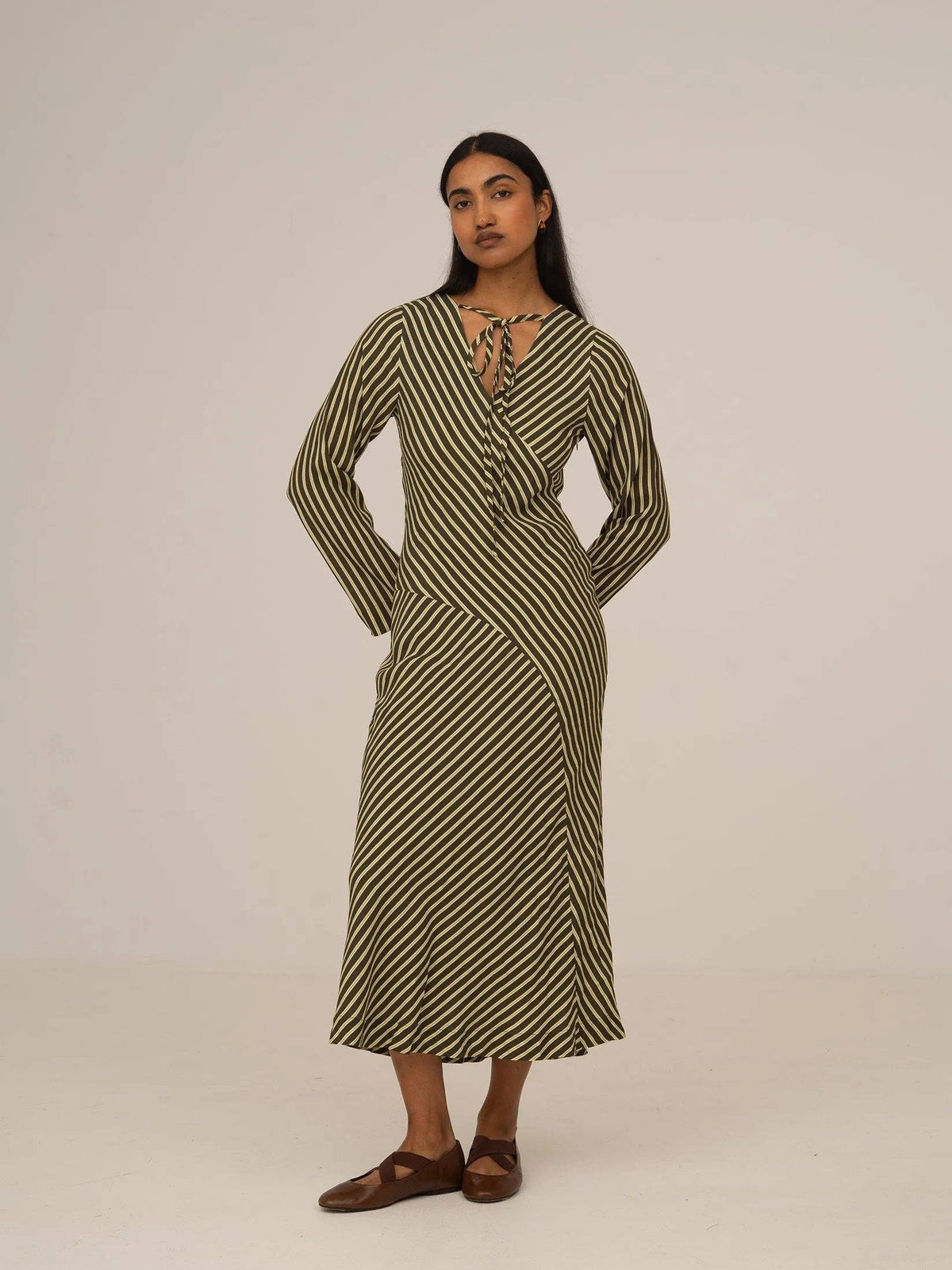 DRESS MIA
